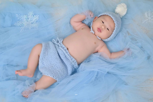 中国澳门摸孕妇肚子沾喜气